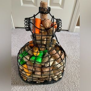 Pier ONE cork holder with corks and wine charm.